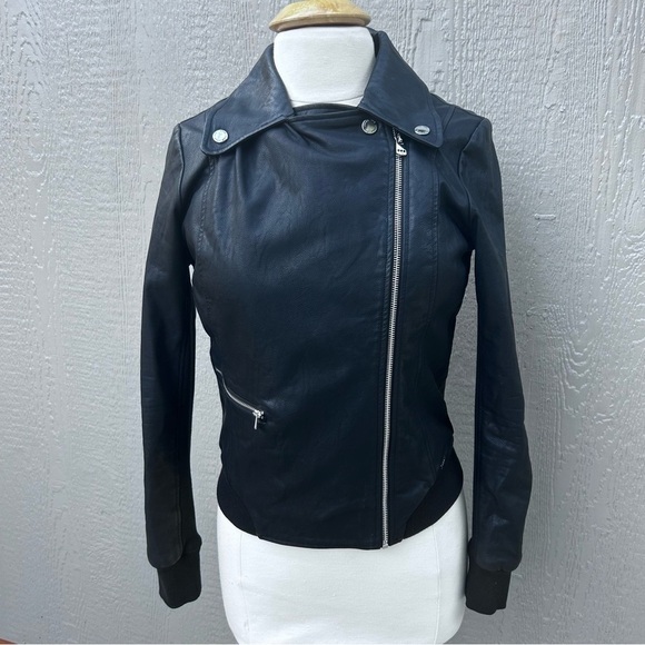 Lorna Jane Vegan Leather Moto Jacket | Faux Shearling Lining | Size Small - Picture 5 of 12